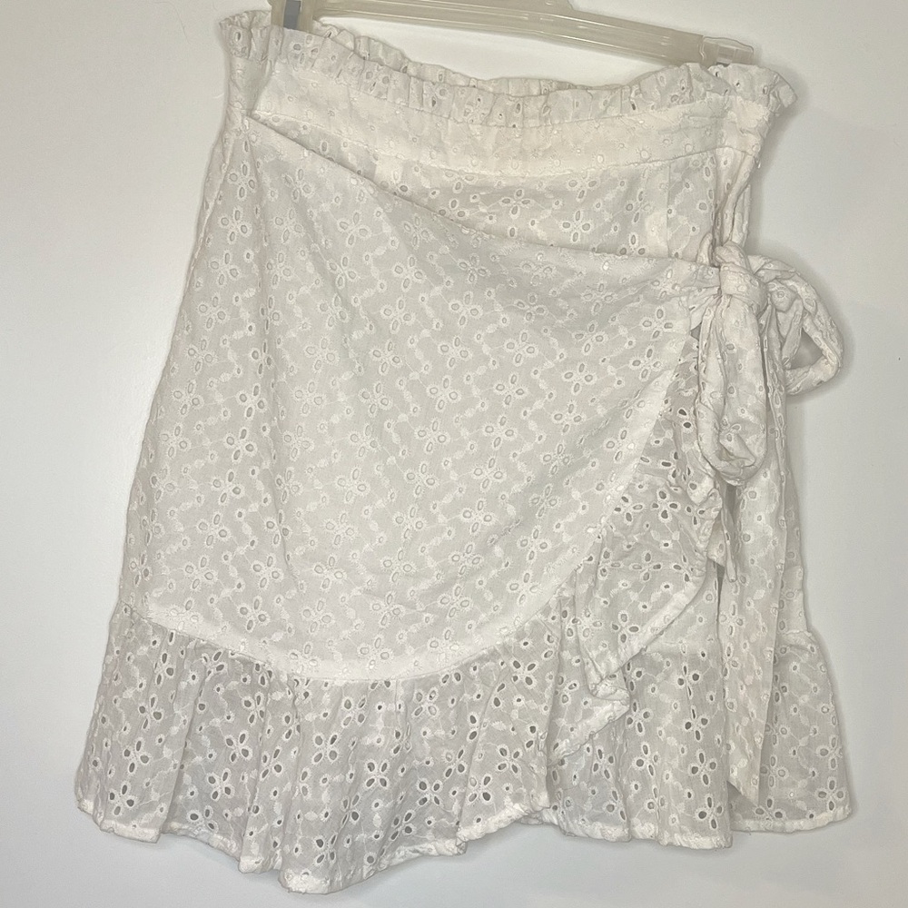 Worn Once! White Lace Lined Wrap Around Mini Skirt with Zipper & Bow to Tie